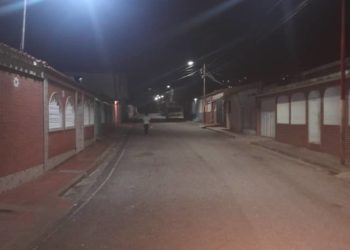 El alumbrado llegó a «El Valle» y las «52 casas»