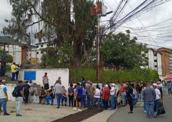 Merideños participan masivamente en el simulacro electoral
