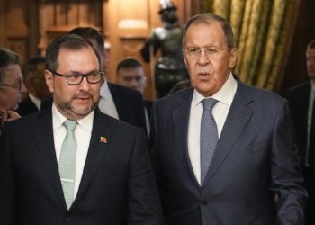 Rusia y Venezuela promueven mecanismos para defenderse de sanciones y renunciar al dólar