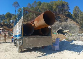 La operación de rescate de los obreros atrapados en un túnel en India entra en la «fase final»