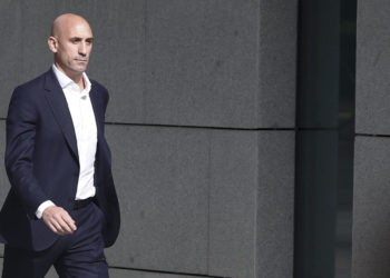 El TAD inhabilita tres años a Luis Rubiales