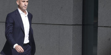 El TAD inhabilita tres años a Luis Rubiales