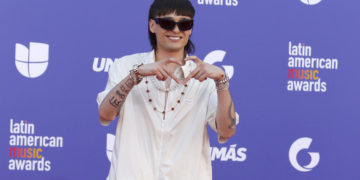 Peso Pluma, Karol G y Rauw Alejandro lideran las categorías latinas de los Grammy
