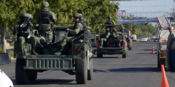 El Jefe de escoltas del hijo de ‘El Chapo’ Guzmán llega a Fiscalía en Ciudad de México