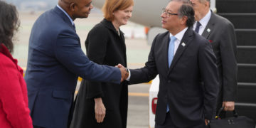 Petro viajará el sábado por cuarta vez a Venezuela para hablar con Maduro de migración