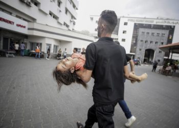 Ejército de Israel continúa su «operación selectiva» dentro del hospital Al Shifa en Gaza