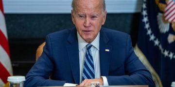 Biden celebra la liberación de más rehenes y aboga por la «solución de dos Estados»