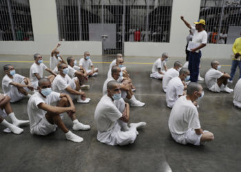 El Congreso salvadoreño extiende por vigésima vez el régimen de excepción