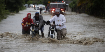 Muertos y miles de desplazados por las torrenciales lluvias en la República Dominicana