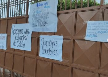 Estudiantes del Liceo Claudio Corredor se hicieron sentir ante autoridades regionales y exigieron la asignación de los docentes requeridos