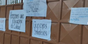 Estudiantes del Liceo Claudio Corredor se hicieron sentir ante autoridades regionales y exigieron la asignación de los docentes requeridos
