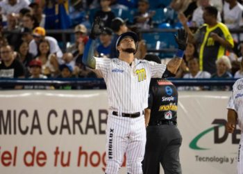 Magallanes apaleó y comió Águilas en Valencia