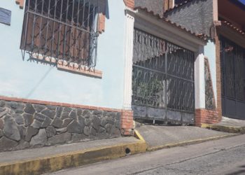 Denuncian que hueco frente al Instituto de Educación Especial en Boconó es un riesgo