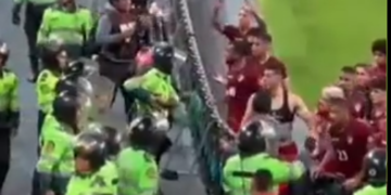 Policía peruana agredió a la Vinotinto tras culminar el partido