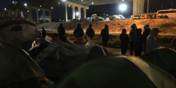 México reinicia vuelos de repatriación de migrantes venezolanos detenidos en el país