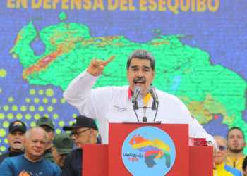 Nicolás Maduro llama a «denunciar» a opositores «en cada calle» por traición a la patria