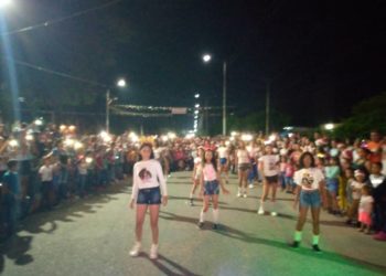 También en La Ceiba hubo encendido de luces de Navidad