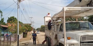 Alcaldía de Sucre responde a los vecinos del Horcón instalándoles las lámparas solicitadas