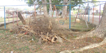 Frente al Cementerio de Betijoque también hay abundante basura depositada