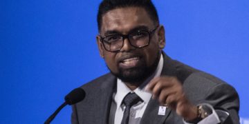 El presidente de Guyana considera una amenaza regional las acciones del Gobierno de Maduro