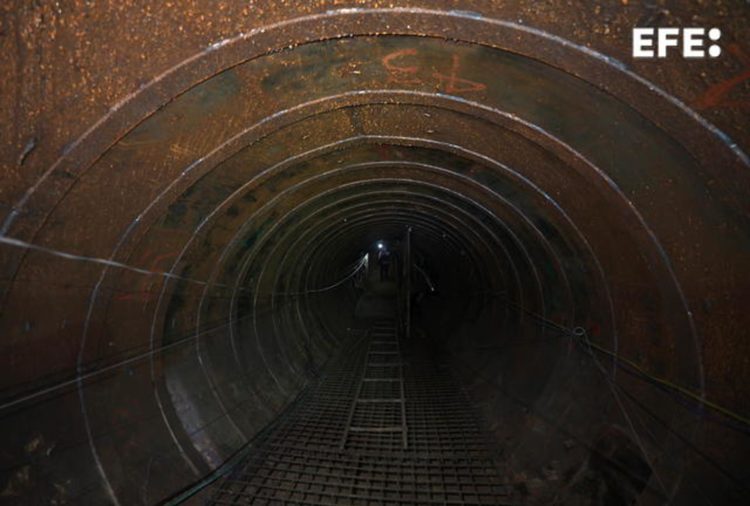 Túnel a 400 metros del cruce de Erez entre Gaza e Israel, en la localidad palestina de Beit Hanun, al norte de la Franja de Gaza EFE/EPA/ATEF SAFADI