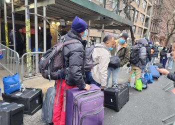 Nueva York adeuda 130 millones de dólares a los hoteles donde la ciudad alojó a inmigrantes