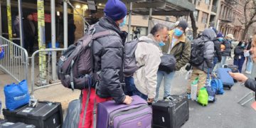 Nueva York adeuda 130 millones de dólares a los hoteles donde la ciudad alojó a inmigrantes