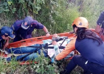 Conductor cayó tres metros por un precipicio en Boconó