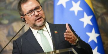 Venezuela buscará una «distensión de las acciones» en la reunión con Guyana por el Esequibo