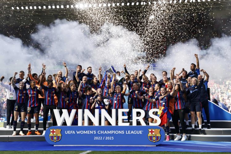 Las jugadoras del Barcelona celebran el título de la Liga de Campeones. EFE/EPA/MAURICE VAN STEEN/Archivo