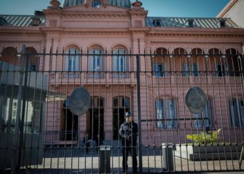 Argentina no renovará 5.000 contratos públicos y revisará un millón de planes sociales