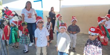 U.E Leonardo Ruíz Pineda realiza exitoso parrandón navideño