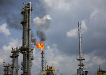 Brasil otorga 192 nuevas concesiones para explotar petróleo en un polémico concurso