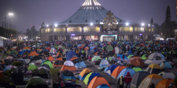 México se llena de gratitud para venerar a su «madrecita», la Virgen de Guadalupe