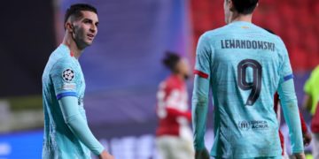 3-2. El Barça regala la victoria en Amberes, pero pasa a octavos como primero de grupo