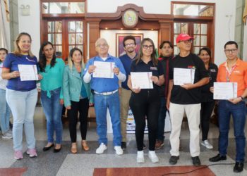Graduados 153 trabajadores por las misiones educativas, Inces y la UPTMKR