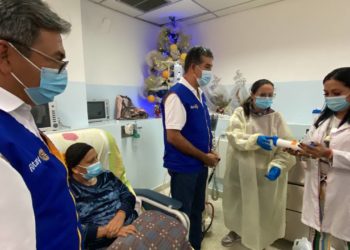 Rotary Valle de Santiago dona filtros para máquinas de unidades de diálisis del Táchira