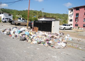 Habitantes de Las Lomas deben buscarle gasolina, desayuno y almuerzo al EMAO para que les recojan la basura