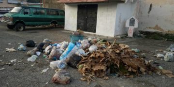 La basura se traga al sector «Las 52 Casas» de San Luis