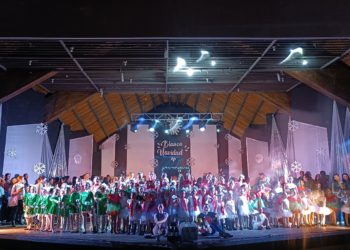 Academias de baile Rose Dance Academy y Abigaíl Segovia cierran el año con una “blanca navidad”