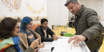 Abren los centros de votación en Chile para el plebiscito sobre la nueva propuesta de Constitución