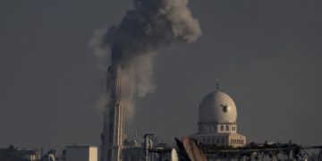 Los combates se extienden por toda Gaza, Netanyahu visita el norte y Sinwar reaparece