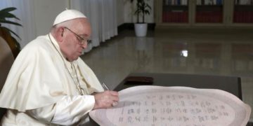 El papa insta a una nueva tregua y pide «vías valientes de paz» sin armas en Oriente Medio