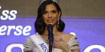 La Miss Universo Sheynnis Palacios agradece a la exdirectora en Nicaragua acusada de traición