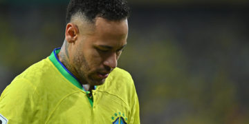 Neymar lamenta el descenso del Santos en la liga brasileña