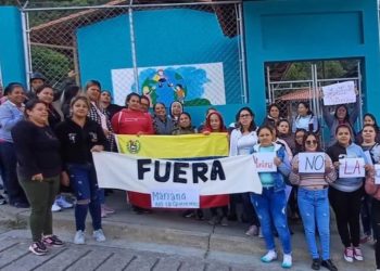 Comunidad y representantes piden revisión de credenciales de la nueva directora del Simoncito de La Puerta