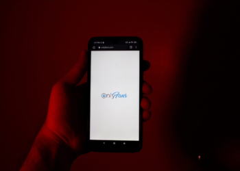 Experta advierte que hay mujeres obligadas por sus parejas a crear contenido en OnlyFans