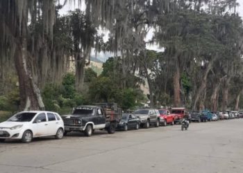 Llegó la gasolina a Boconó, pero continúan las largas colas