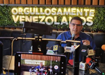 Gobernador de Mérida: En 2024 atenderemos la vialidad para impulsar la economía del estado