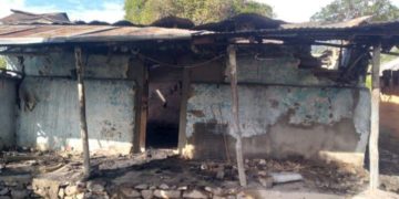 Adulto mayor requiere ayuda tras quemarse su vivienda en El Molino